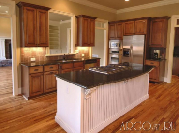 Деревянный пол на кухне